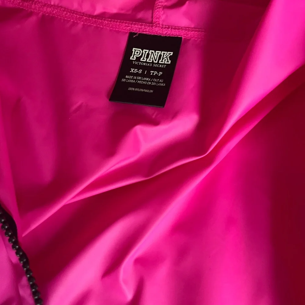 Pink windbreaker - Picture 3 of 7
